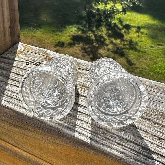 Antique DUNCAN & MILLER SANDWICH Clear Mini Salt & Peppers Shakers- 2.375" - Picture 3 of 9